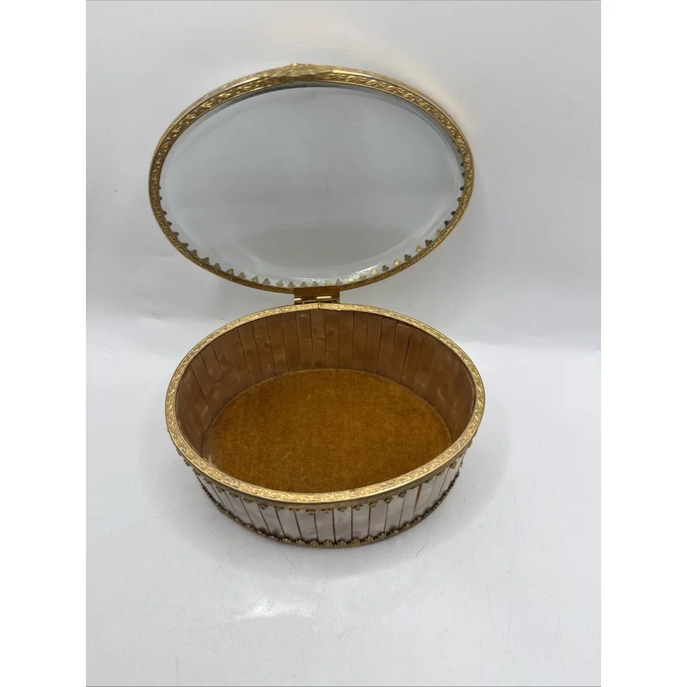 Antique (approx 1920-40) Mother Of Pearl Oval Jewelry Box